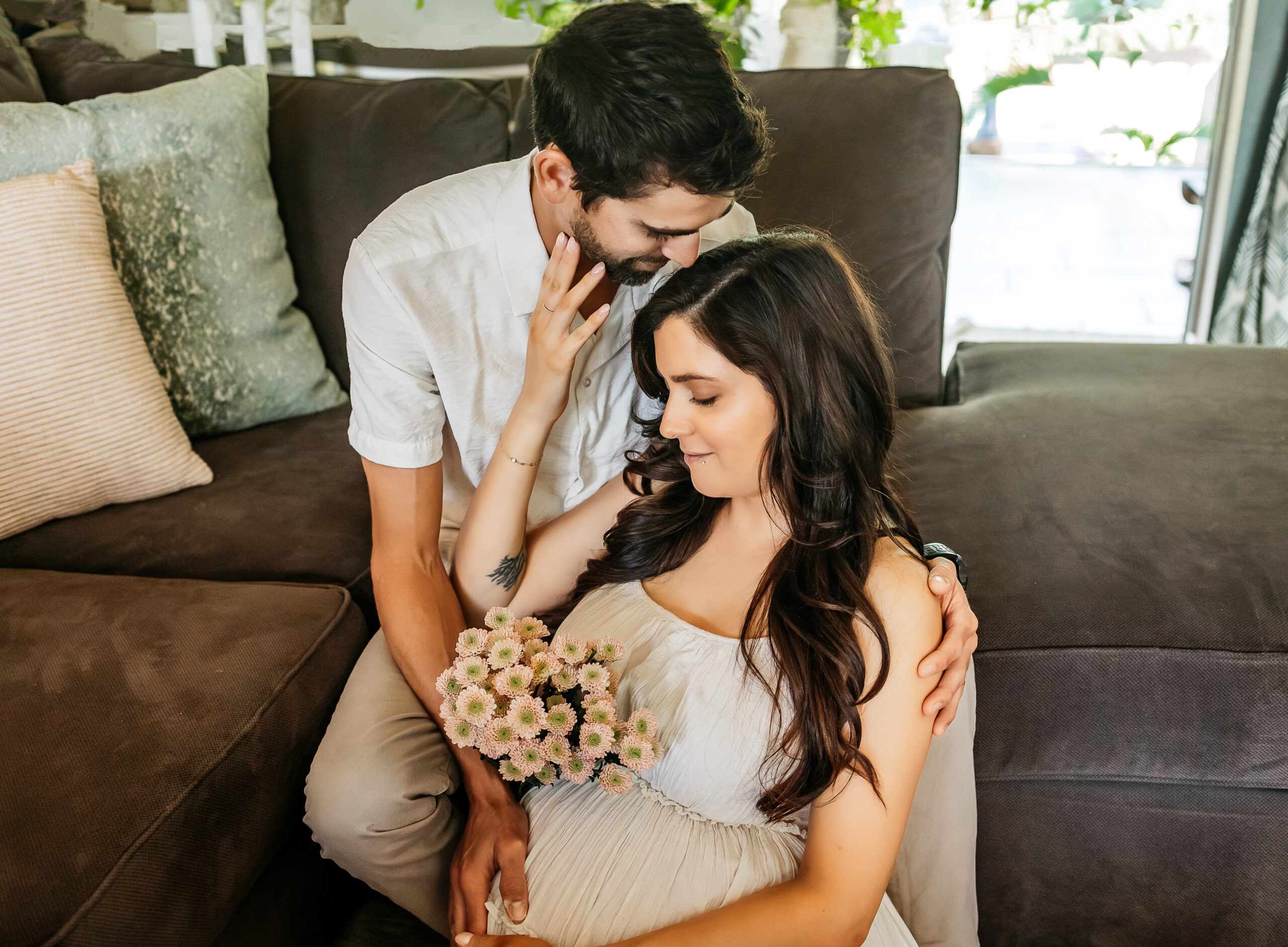 In Home family lifestyle maternity session